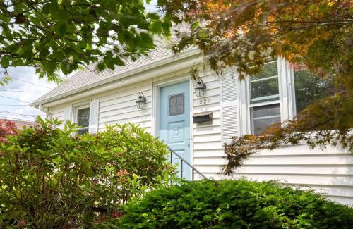 Fairfield Casa | Fairfield Cottage -Top Rated Gem, Fire Pit, Near Beach, 90 Min to NYC
