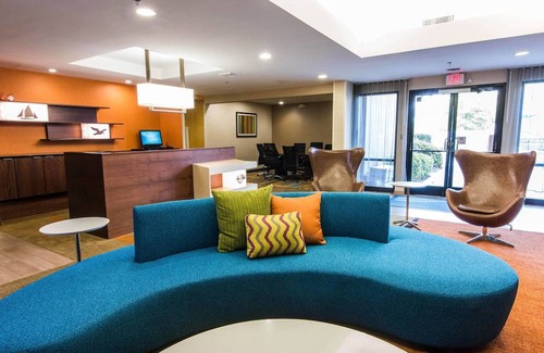 Greenbrier East Hotel | Fairfield Inn and Suites By Marriott Chesapeake