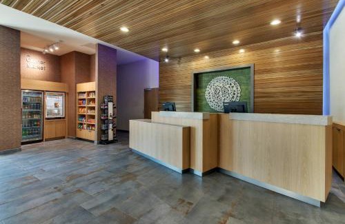 Garden Oaks Hotel | Fairfield Inn and Suites by Marriott Houston Brookhollow