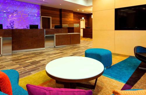 Downtown Chicago Hotel | Fairfield Inn and Suites Chicago Downtown-River North
