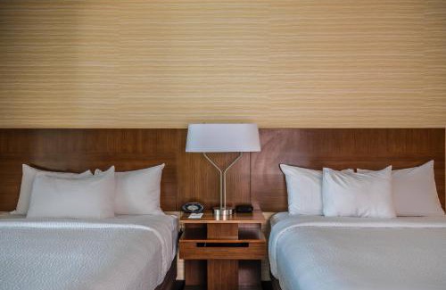 Downtown Chicago Hotel | Fairfield Inn and Suites Chicago Downtown-River North