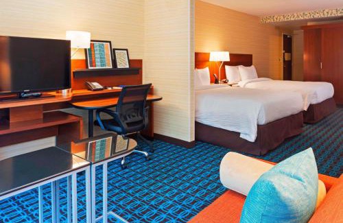 Downtown Chicago Hotel | Fairfield Inn and Suites Chicago Downtown-River North