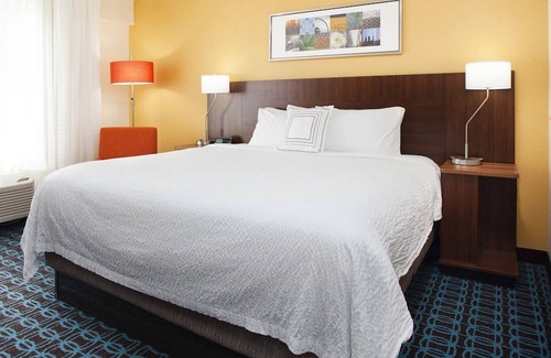 Macon Hotel | Fairfield Inn by Marriott Suites Macon