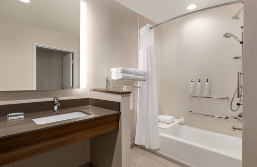 Bonita Springs Hotel | Fairfield Inn & Suites by Marriott Bonita Springs