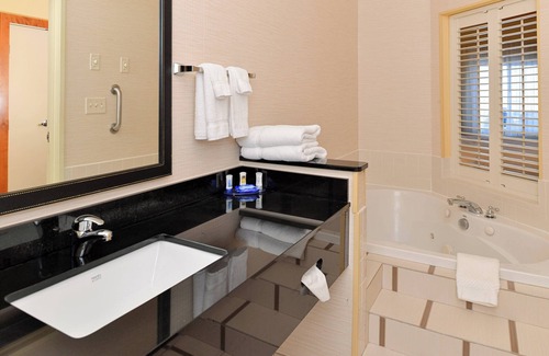 Bloomington Hotel | Fairfield Inn & Suites by Marriott Bloomington