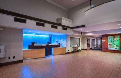 North Charleston Hotel | Fairfield Inn & Suites by Marriott Charleston North/Ashley Phosphate