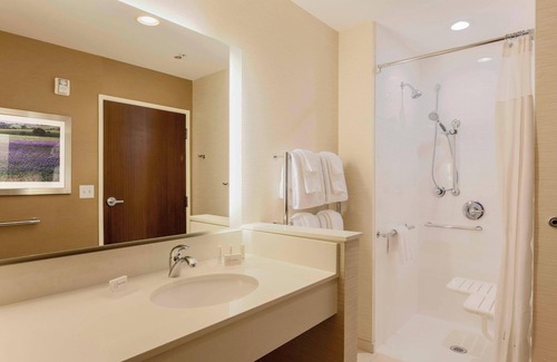 Decatur Hotel | Fairfield Inn & Suites by Marriott Decatur at Decatur Conference Center