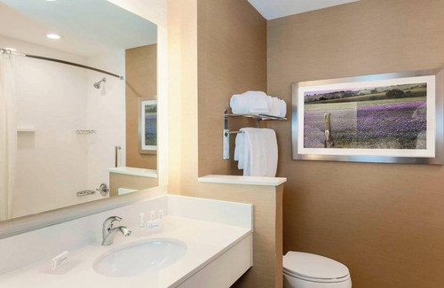 Decatur Hotel | Fairfield Inn & Suites by Marriott Decatur at Decatur Conference Center