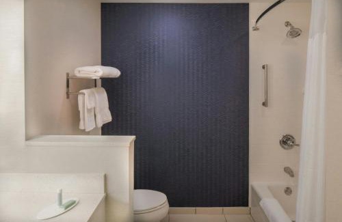 Savannah Hotel | Fairfield Inn & Suites by Marriott Savannah Midtown