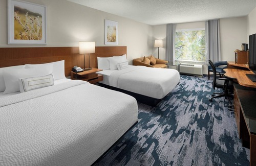 Lake Forest Hotel | Fairfield Inn & Suites by Marriott Lake Oswego