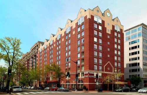 Chinatown Hotel | Fairfield Inn & Suites by Marriott Washington Downtown