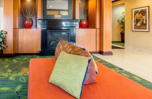 Canton Hotel | Fairfield Inn & Suites Canton