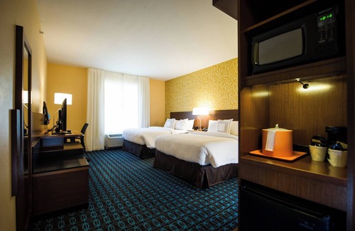 Cambridge Hotel | Fairfield Inn & Suites Cambridge