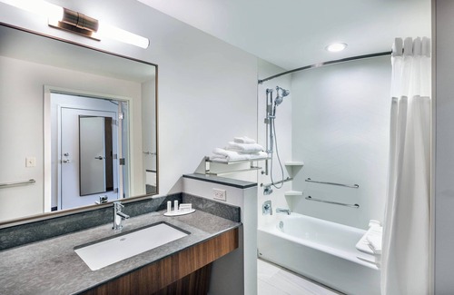 Memorial Hotel | Fairfield Inn & Suites Houston Memorial City Area