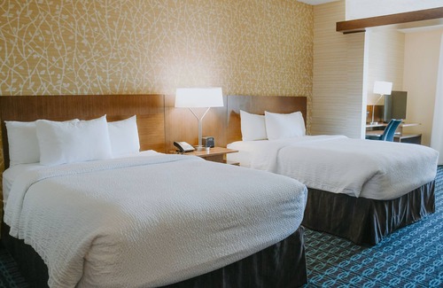 Highlands Hotel | Fairfield Inn & Suites Lincoln Airport
