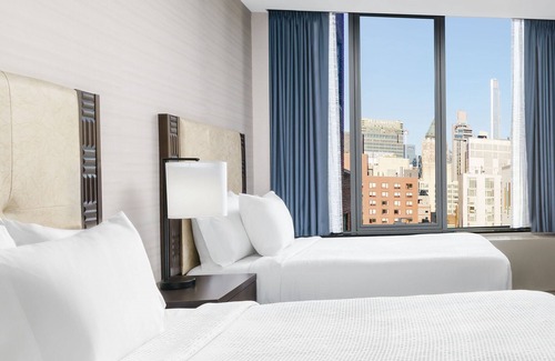 Midtown Hotel | Fairfield Inn & Suites New York Midtown Manhattan/Penn Station