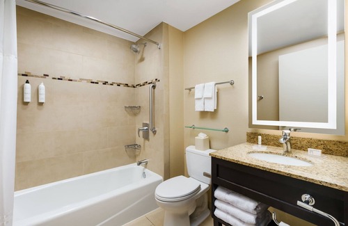 Midtown Hotel | Fairfield Inn & Suites New York Midtown Manhattan/Penn Station