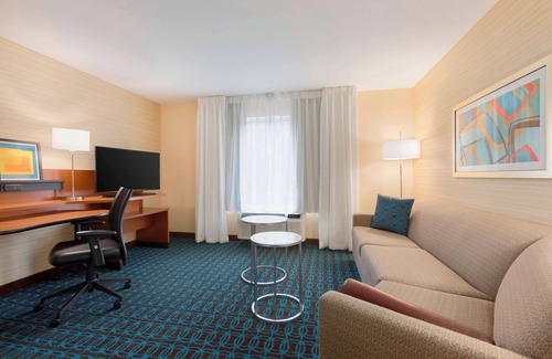 South Hills Hotel | Fairfield Inn & Suites Pittsburgh Airport/Robinson Township
