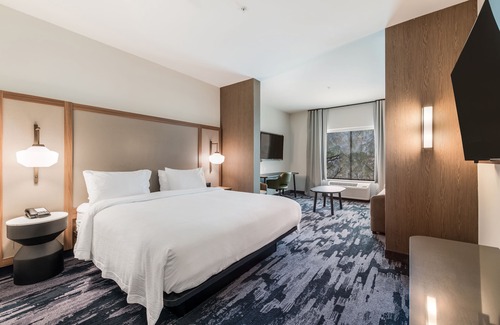 Hillvale Hotel | Fairfield Inn & Suites by Marriott Knoxville Clinton