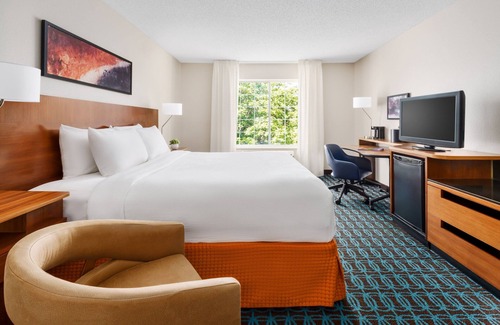 College Park Hotel | Fairfield Inn & Suites Houston The Woodlands