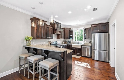 Fairhope Casa | Fairhope Riverhouse/ Waterfront/Private pier/Large back porch/Great for families, sleeps 12