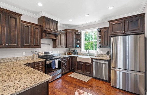 Fairhope Casa | Fairhope Riverhouse/ Waterfront/Private pier/Large back porch/Great for families, sleeps 12