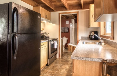 East Kootenay Hotel | Fairmont Creek Property Rentals Timbers Resort