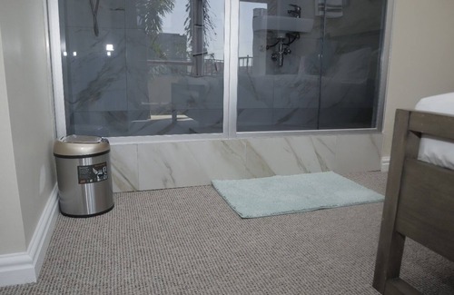 Goodwood Cabina | FAIRSTAY LODGE- SELF CATERING ACCOMMODATION IN PAROW CAPE TOWN