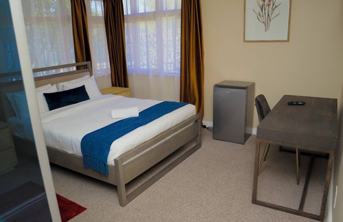 Goodwood Cabina | FAIRSTAY LODGE- SELF CATERING ACCOMMODATION IN PAROW CAPE TOWN