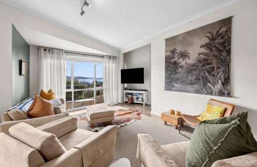Lorne Casa | Fairview Central With A View
