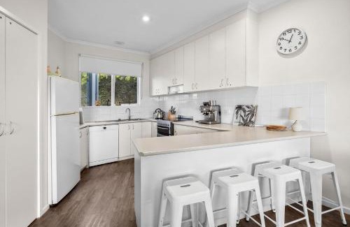 Lorne Casa | Fairview Central With A View