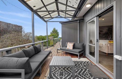 Lorne Casa | Fairview Central With A View