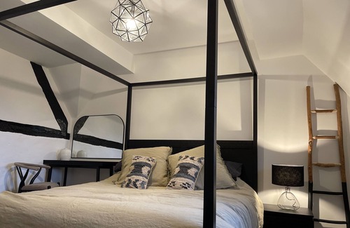 Barnt Green Otro | Fairview Cottage - Luxury English Country Cottage with Hot Tub & Pizza Oven