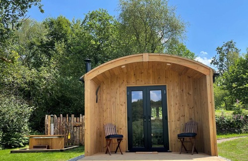 Cullompton Casa | Fairwater Lodges - Shepherd Hut Holiday, dog friendly with hot tub