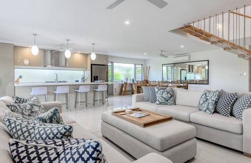 Douglas Shire Casa | Fairway Breeze | A Tropical Oasis with Heated Pool