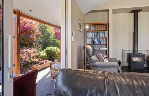 Hanmer Springs Casa | Fairway Cottage - Hanmer Springs Holiday Home