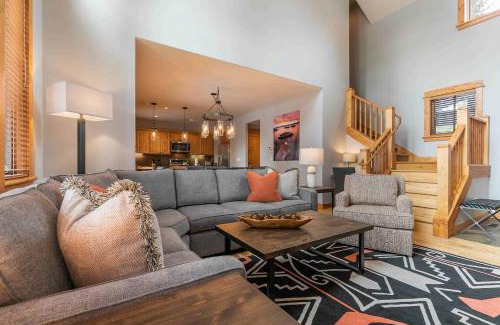 Truckee Casa | Fairway Drive 13113 by East West Hospitality