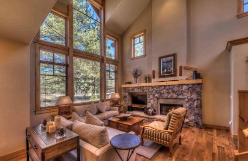 Truckee Casa | Fairway Drive 13136 by East West Hospitality