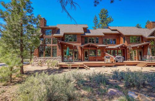 Truckee Casa | Fairway Drive 13151 by East West Hospitality