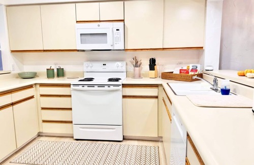 Palm Desert Apartamento | Fairway-view 3 Bedroom Condo in Palm Desert