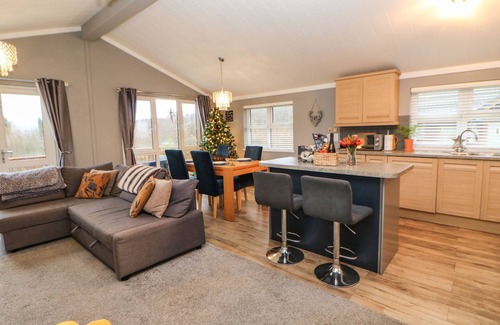 Swarland Cabaña | FAIRWAY VIEW LODGE, pet friendly, character holiday cottage in Felton