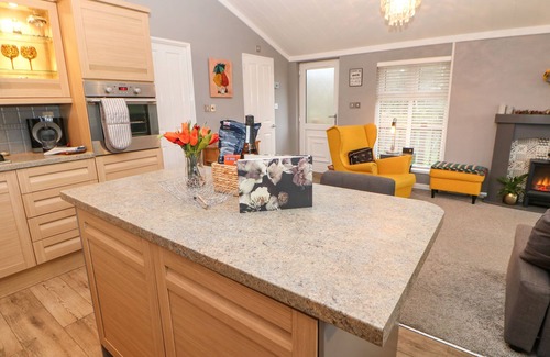 Swarland Cabaña | FAIRWAY VIEW LODGE, pet friendly, character holiday cottage in Felton