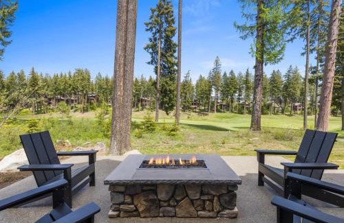 Cle Elum Casa | Fairway View with HotTub BBQ EV Firepit Chefs Kit