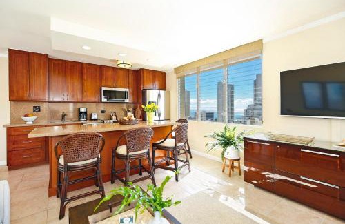 Waikiki Casa | Fairway Villa #2202