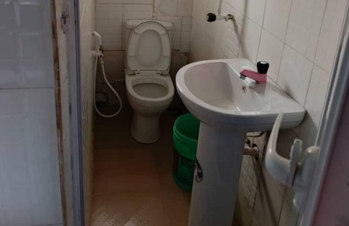 Ota Apartamento | Fairways Apartments: Delightful 1 bed apartment 10 mins from Winners Chapel Ota