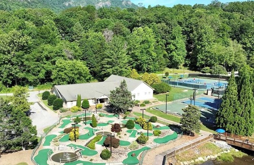 Lake Lure Complejo | Fairways of the Mountains