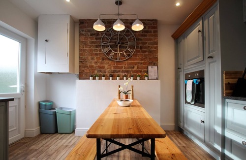 Hoylake Cabaña | Fairways View - a house that sleeps 6 guests in 4 bedrooms