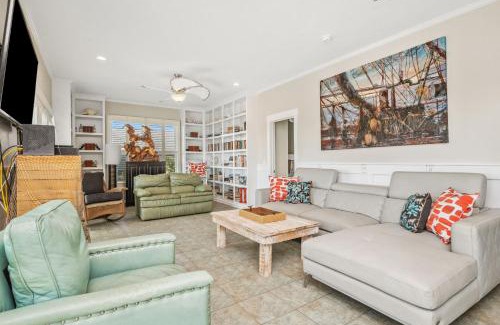 Caswell Beach Casa | Fairwinds by Oak Island Accommodations
