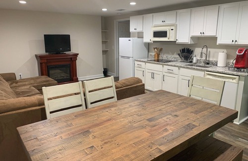 Dawsonville Apartamento | Fairy Garden (2 Bedroom Basement Apartment)