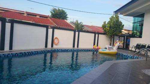 Taman Teh Teng Seng Casa | Fairy Retreat Private Pool Cottage IPOH, BBQ, KTV, 10-12 pax